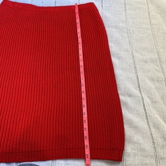Genesis vintage cherry red midi sweater skirt. - Picture 10 of 10
